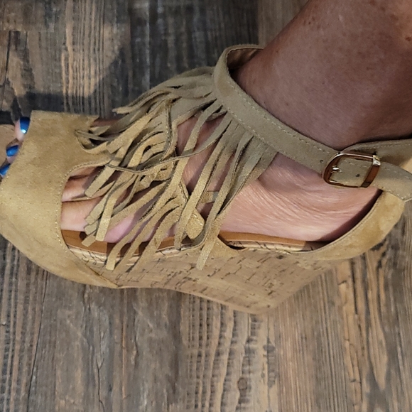 Maurce's Tan Fringed Wedges - Picture 2 of 7